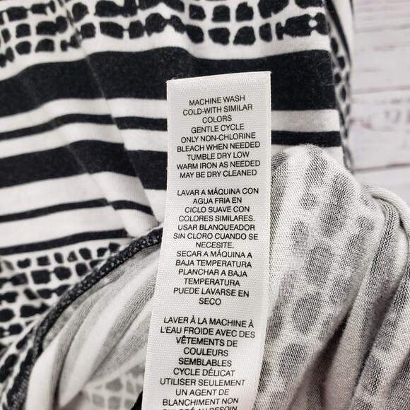 Chico's Women's Black White Knit Striped Batwing Sleeve Pullover Top Size 0 - Picture 8 of 13